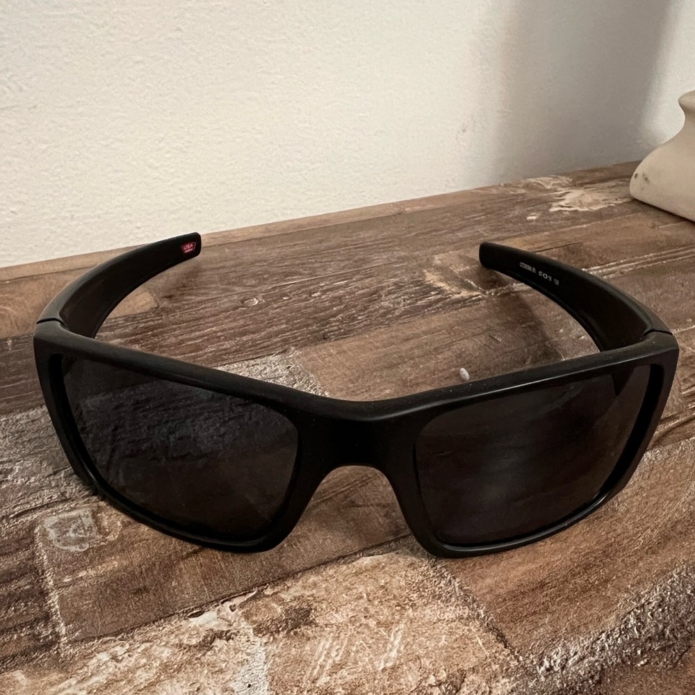 OAKLEY Fuel Cell men’s sunglasses